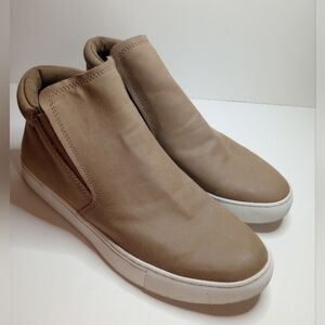Kenneth Cole Reaction beige slip on sneakers